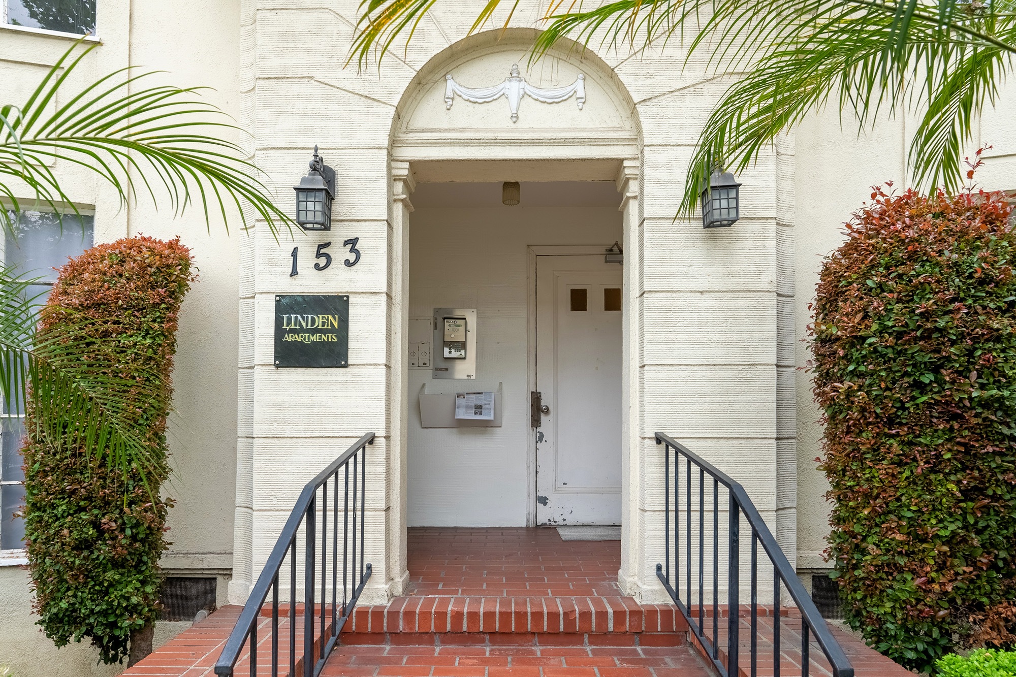 153 S Linden Dr, Beverly Hills, CA 90212 | Hilton & Hyland